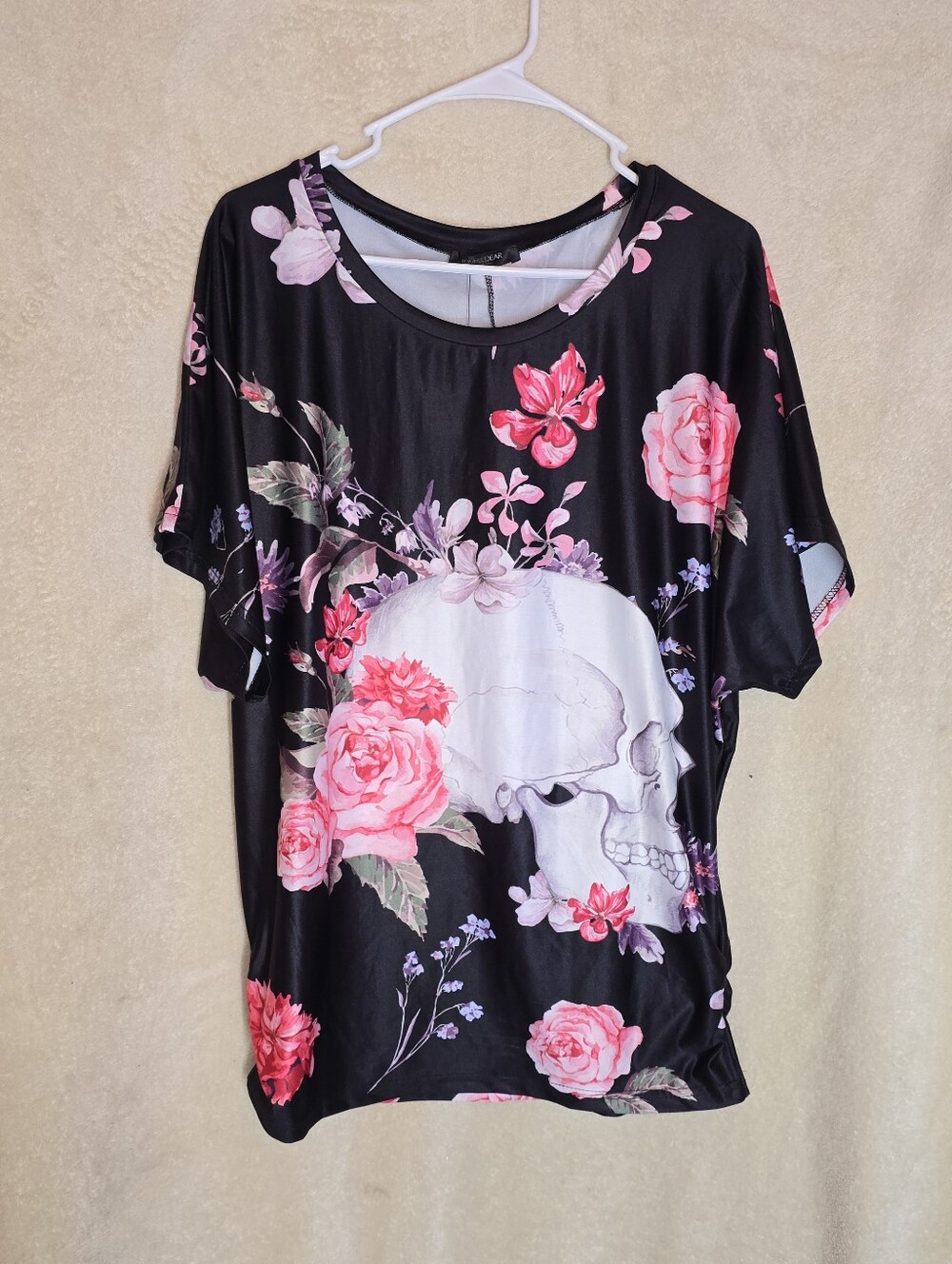 Loveu.Dear NWT Women's Top All Over Print Black with Skull & Flowers Size L
